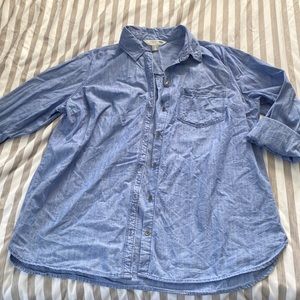 🌸 light washed denim shirt